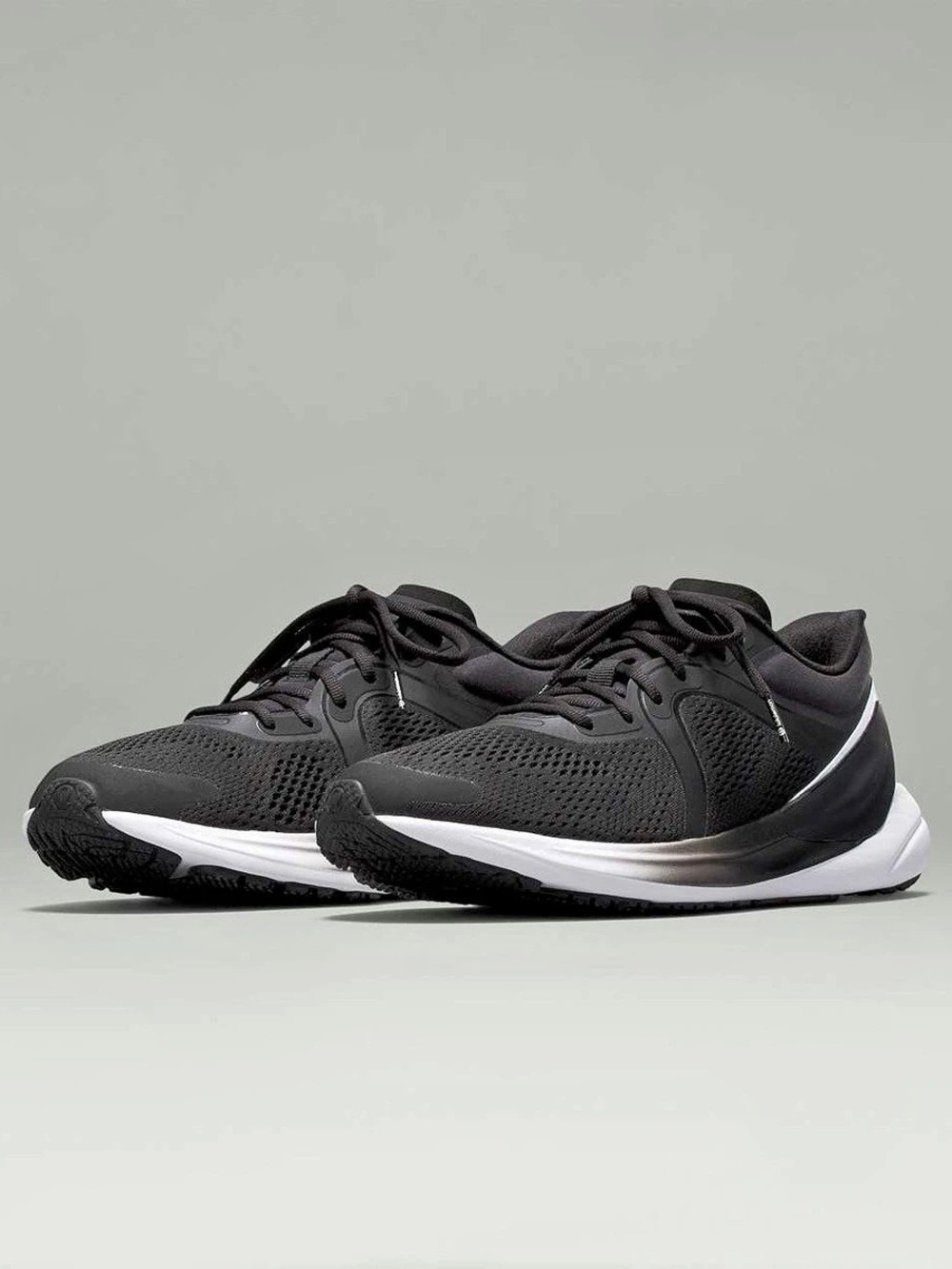 lululemon Blissfeel Run Athletic Shoes Black & White US 8.5